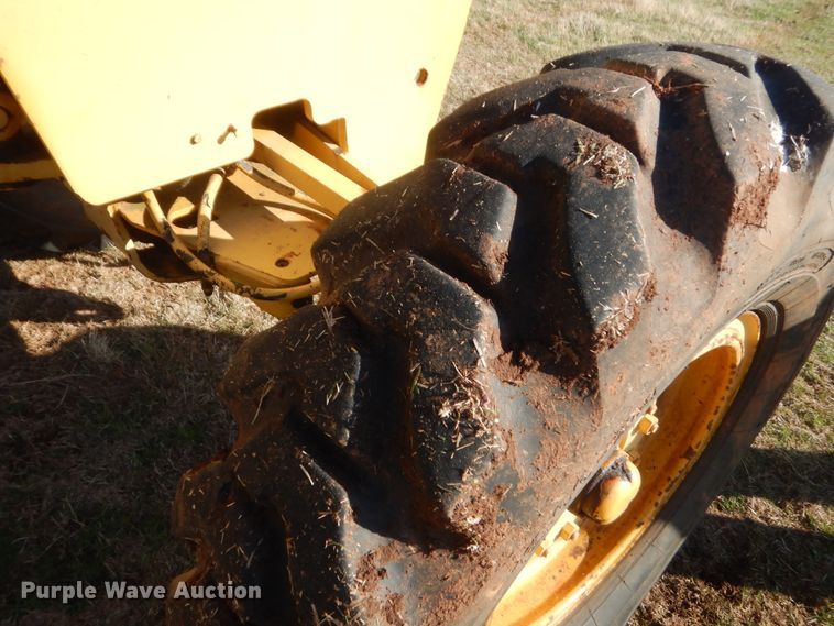 image for item HG9642 John Deere 570  motor grader