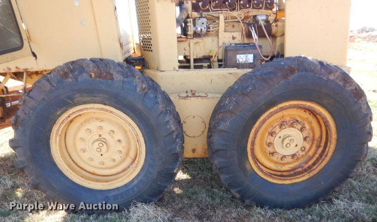 image for item HG9642 John Deere 570  motor grader