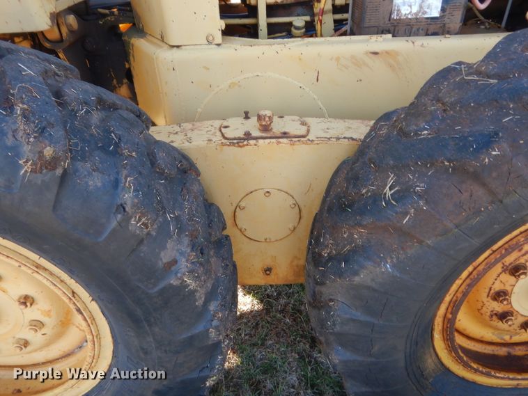 image for item HG9642 John Deere 570  motor grader