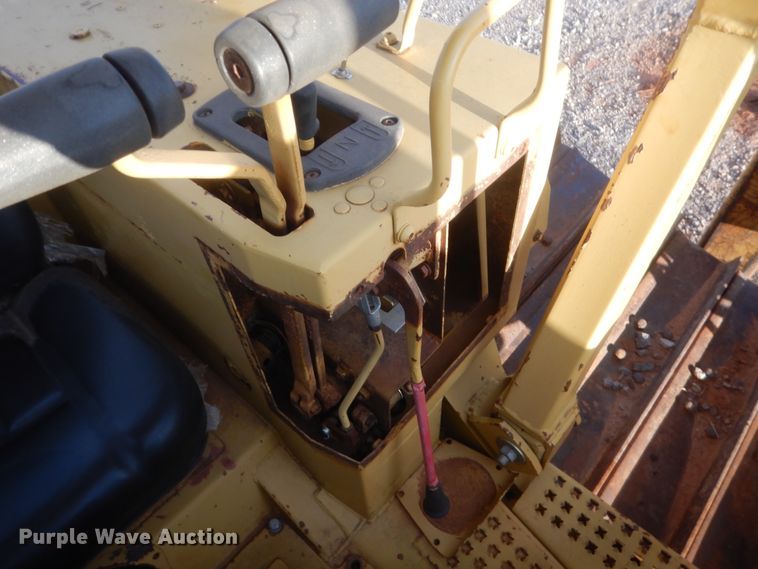 image for item HG9941 1986 Caterpillar D4H LGP  pipelayer