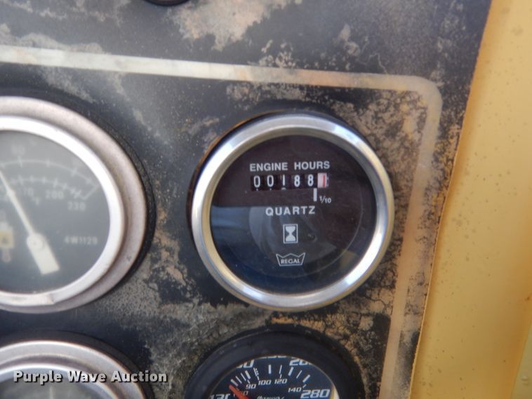 image for item HG9941 1986 Caterpillar D4H LGP  pipelayer