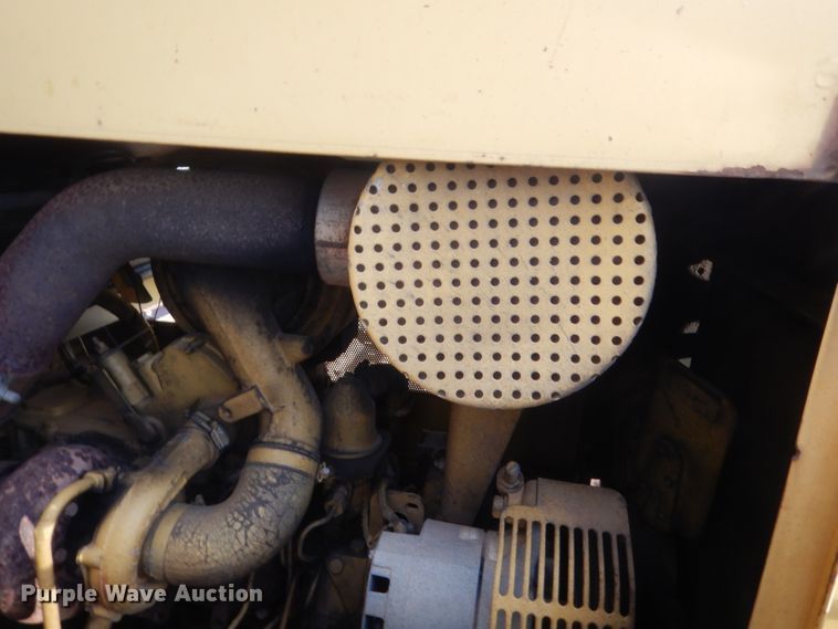 image for item HG9941 1986 Caterpillar D4H LGP  pipelayer