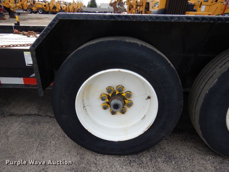 image for item HR9028 2019 Lucon tilt deck equipment trailer