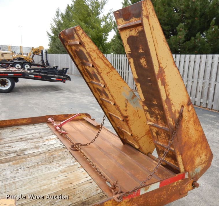 image for item HR9031 2008 Belshe T16 equipment trailer