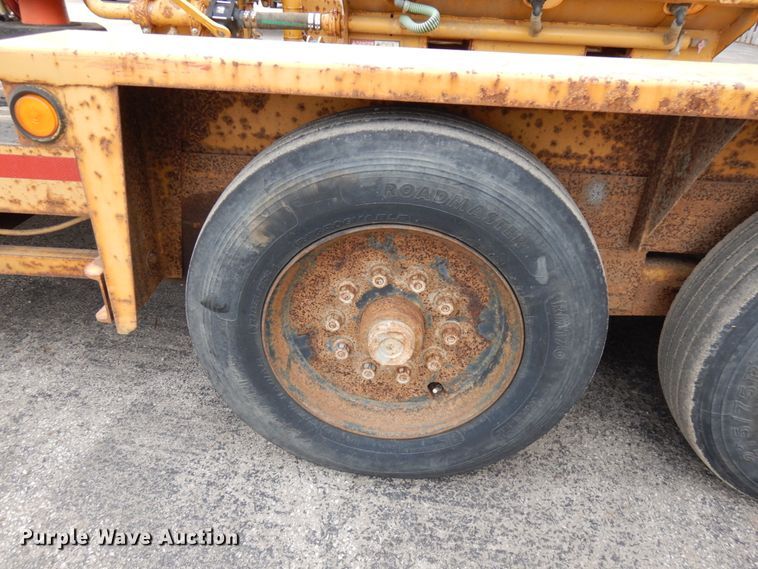 image for item HR9031 2008 Belshe T16 equipment trailer