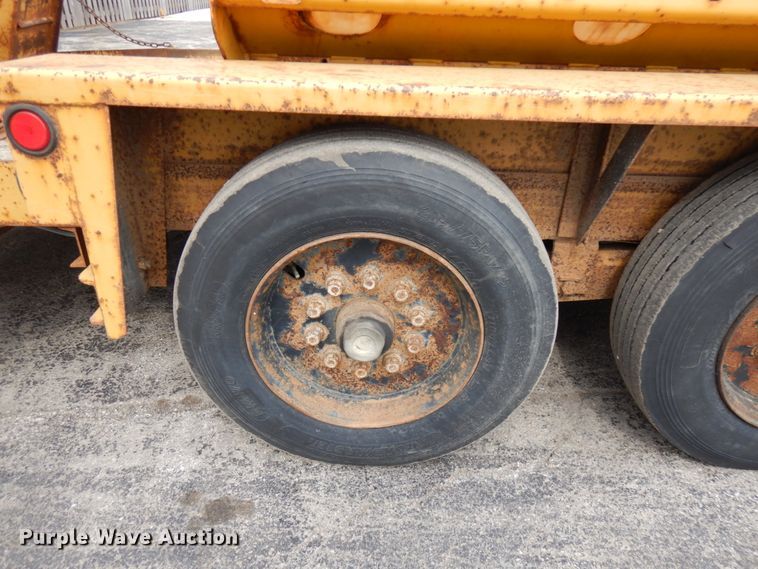 image for item HR9031 2008 Belshe T16 equipment trailer