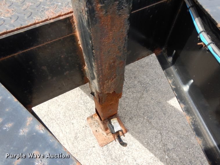 image for item HR9032 2015 Lucon tilt deck equipment trailer