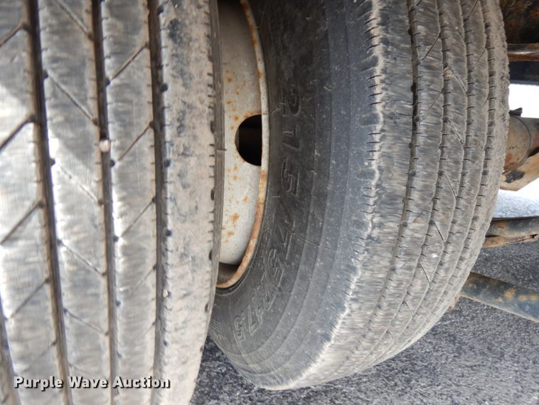 image for item HR9032 2015 Lucon tilt deck equipment trailer