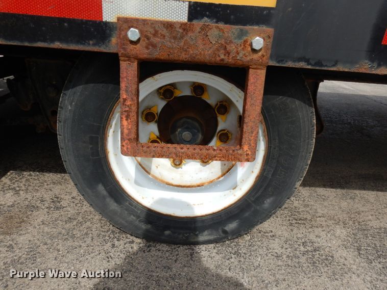 image for item HR9032 2015 Lucon tilt deck equipment trailer