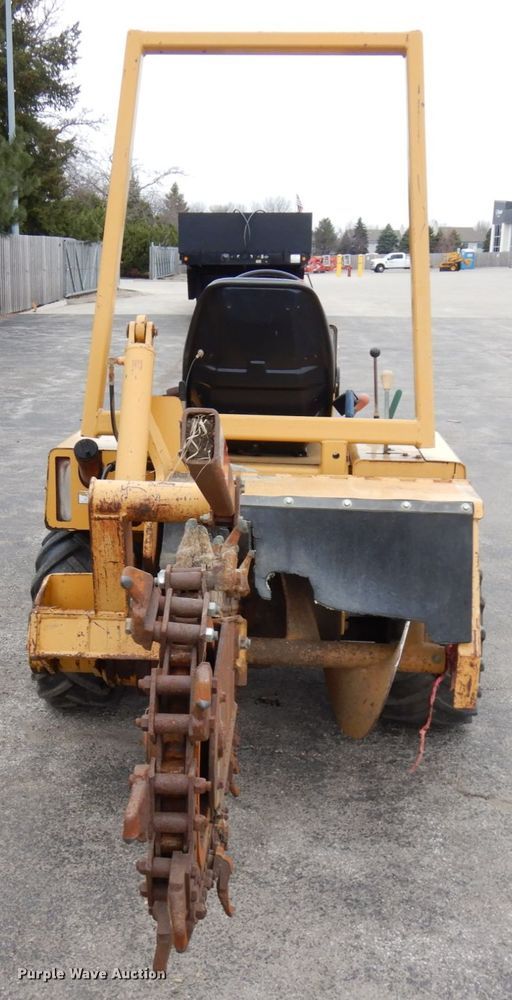 image for item HR9035 2000 Vermeer V3550A  trencher
