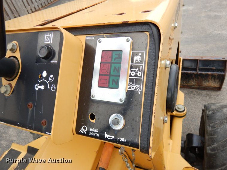 image for item HR9035 2000 Vermeer V3550A  trencher
