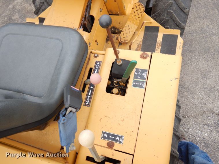 image for item HR9035 2000 Vermeer V3550A  trencher