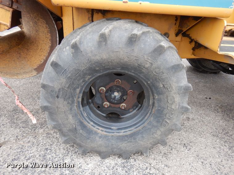 image for item HR9035 2000 Vermeer V3550A  trencher