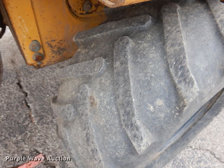 image for item HR9035 2000 Vermeer V3550A  trencher