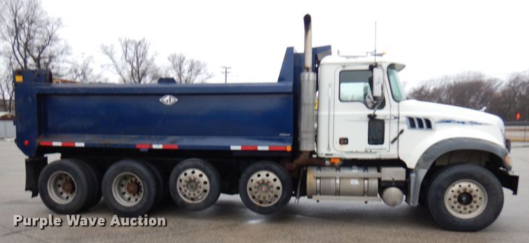 image for item HR9045 2007 Mack GU713  dump truck