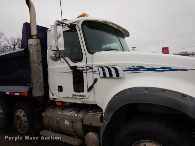 image for item HR9045 2007 Mack GU713  dump truck