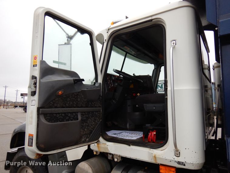 image for item HR9045 2007 Mack GU713  dump truck