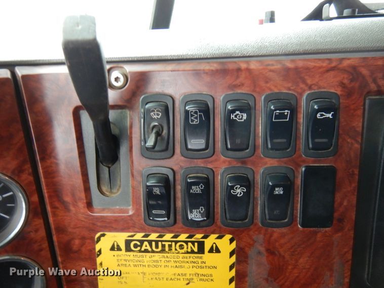 image for item HR9045 2007 Mack GU713  dump truck