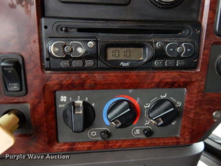 image for item HR9045 2007 Mack GU713  dump truck