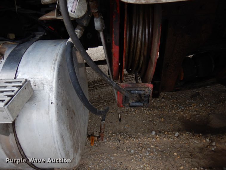 image for item HR9052 2004 Mack CV713  dump truck