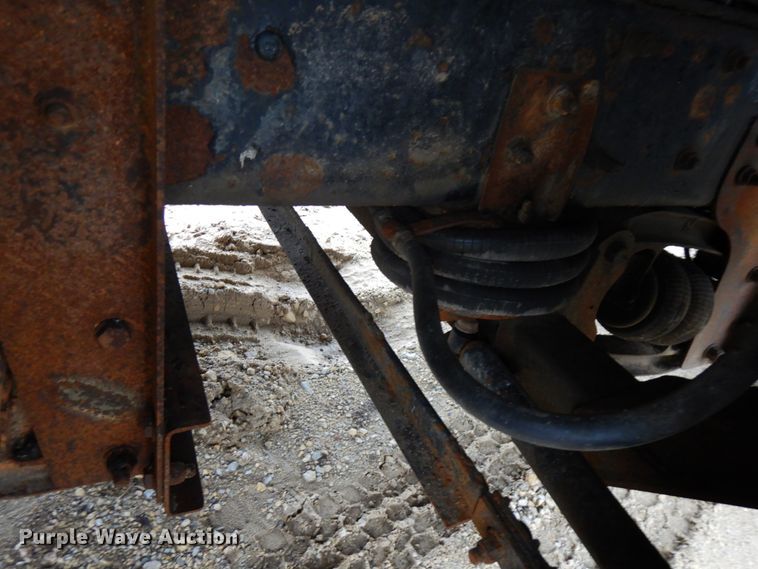 image for item HR9052 2004 Mack CV713  dump truck