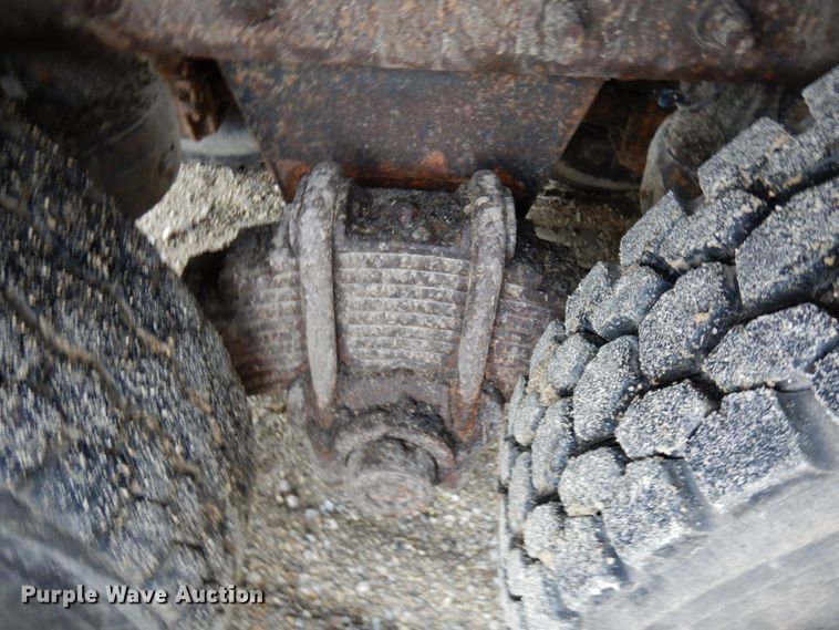 image for item HR9052 2004 Mack CV713  dump truck