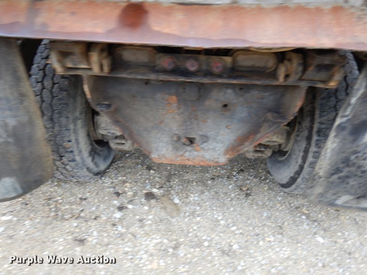 image for item HR9052 2004 Mack CV713  dump truck