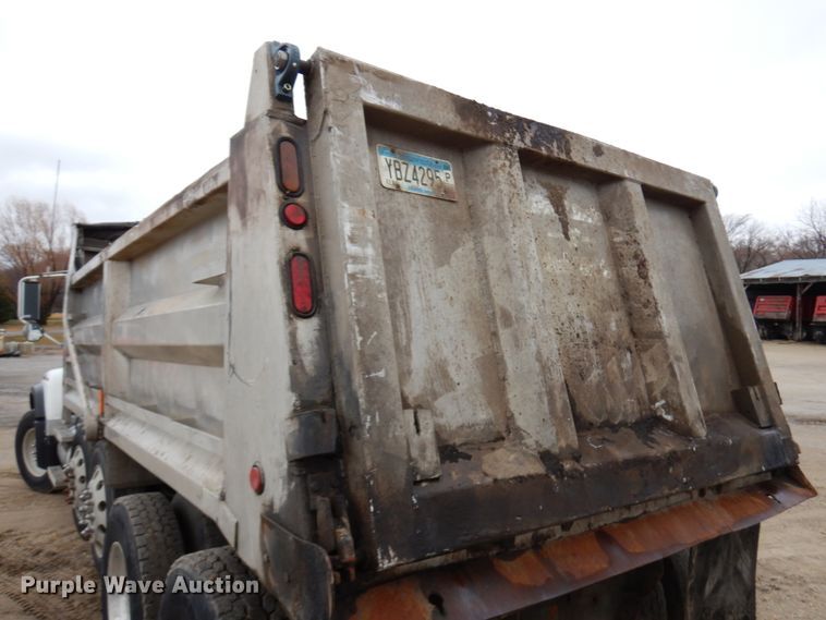 image for item HR9052 2004 Mack CV713  dump truck