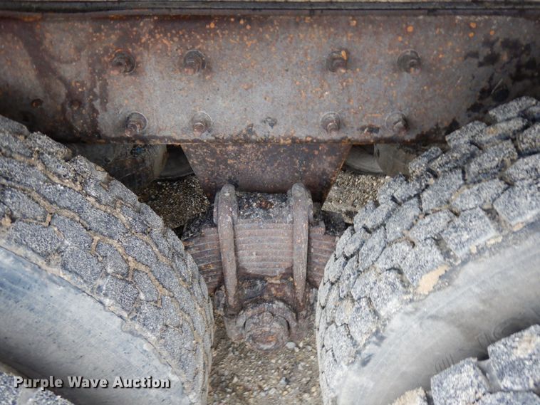 image for item HR9052 2004 Mack CV713  dump truck