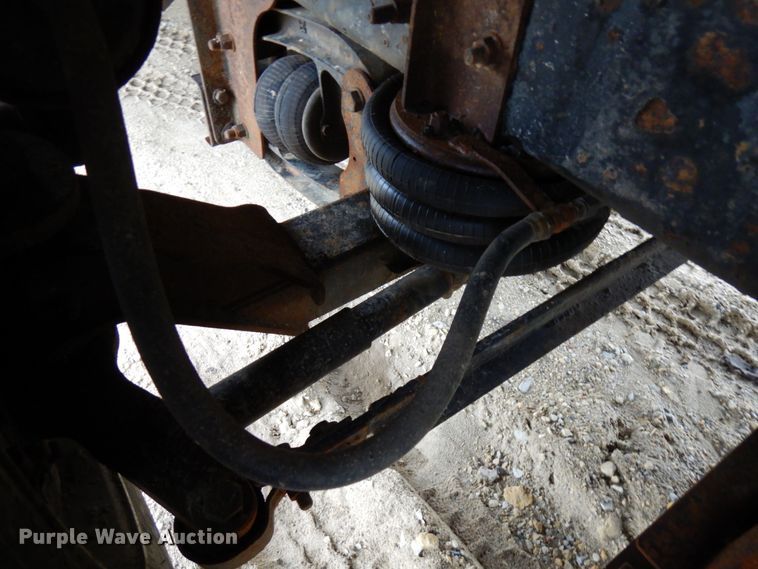 image for item HR9052 2004 Mack CV713  dump truck