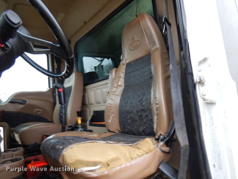 image for item HR9052 2004 Mack CV713  dump truck