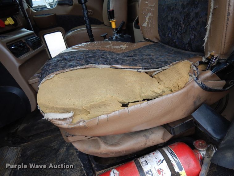 image for item HR9052 2004 Mack CV713  dump truck