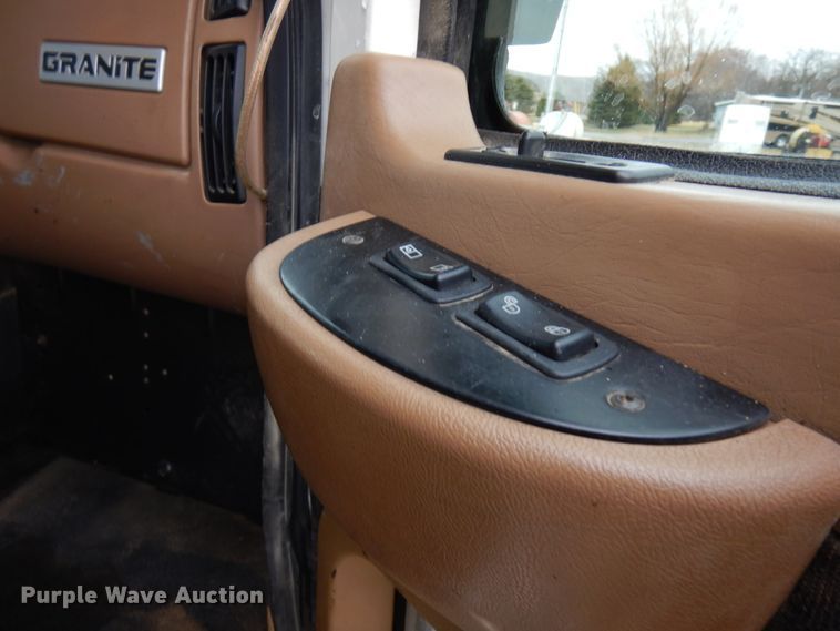 image for item HR9052 2004 Mack CV713  dump truck