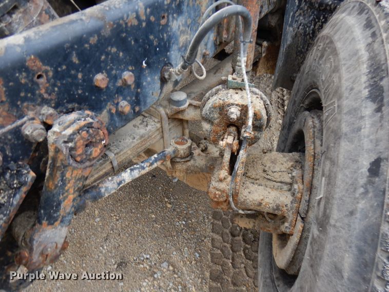 image for item HR9052 2004 Mack CV713  dump truck