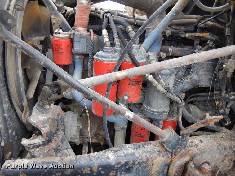 image for item HR9052 2004 Mack CV713  dump truck