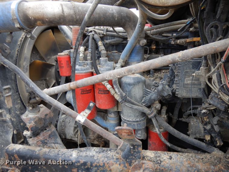 image for item HR9052 2004 Mack CV713  dump truck