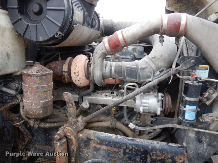 image for item HR9052 2004 Mack CV713  dump truck