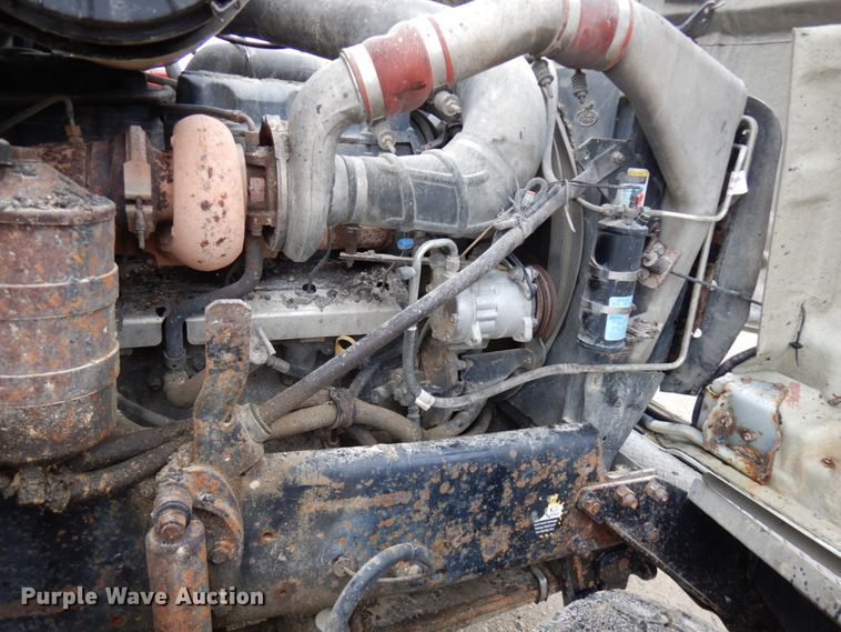 image for item HR9052 2004 Mack CV713  dump truck