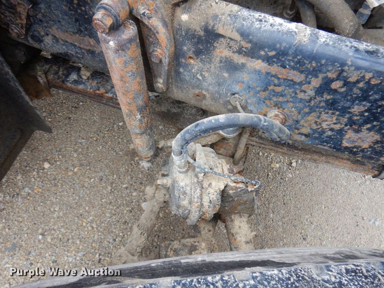 image for item HR9052 2004 Mack CV713  dump truck