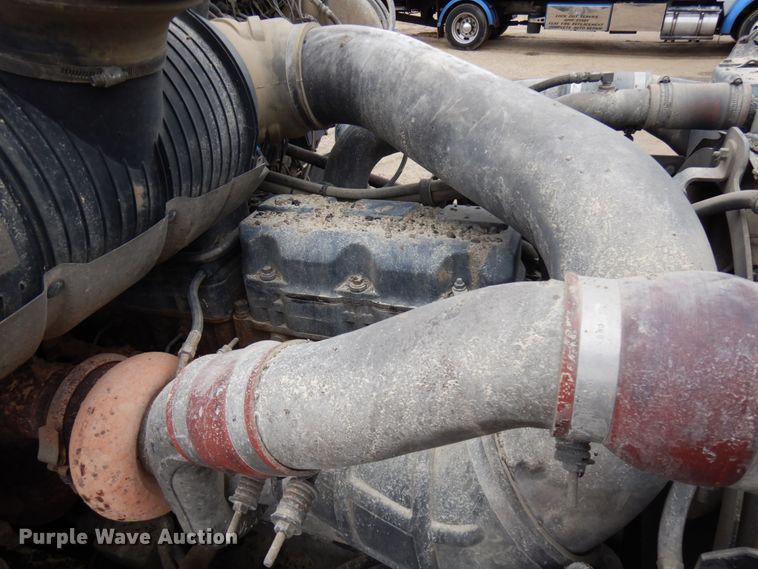 image for item HR9052 2004 Mack CV713  dump truck