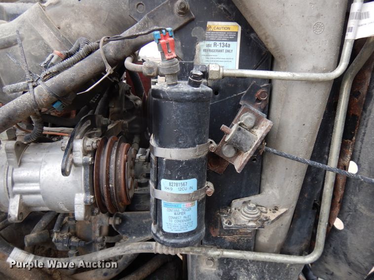 image for item HR9052 2004 Mack CV713  dump truck