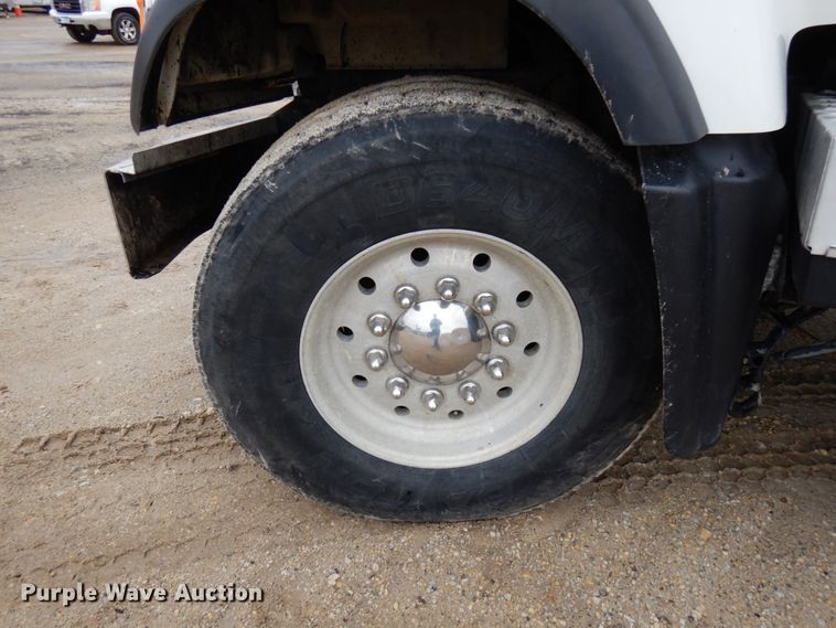 image for item HR9052 2004 Mack CV713  dump truck