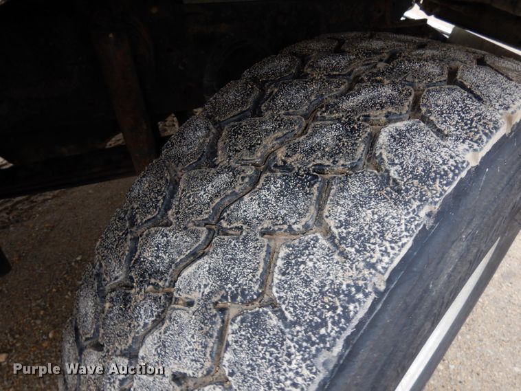 image for item HR9052 2004 Mack CV713  dump truck