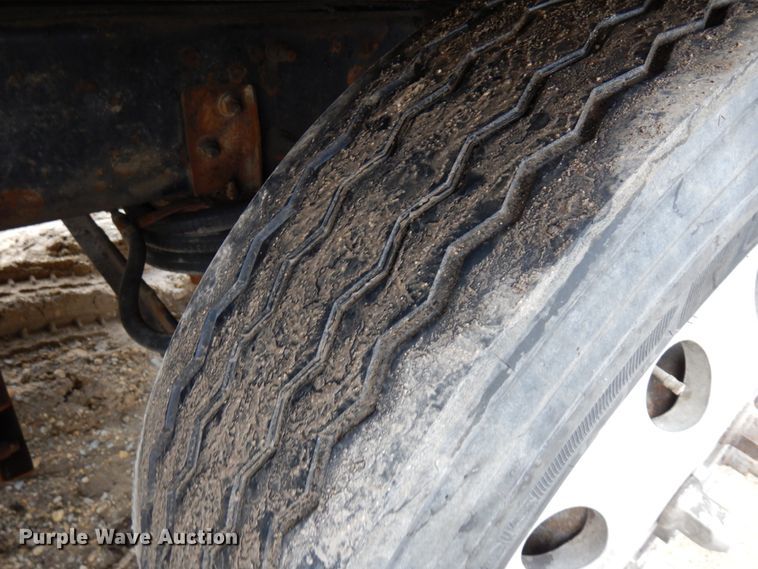 image for item HR9052 2004 Mack CV713  dump truck