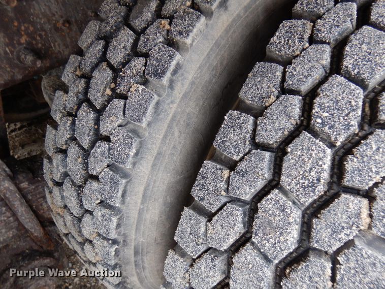 image for item HR9052 2004 Mack CV713  dump truck