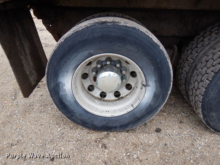 image for item HR9052 2004 Mack CV713  dump truck