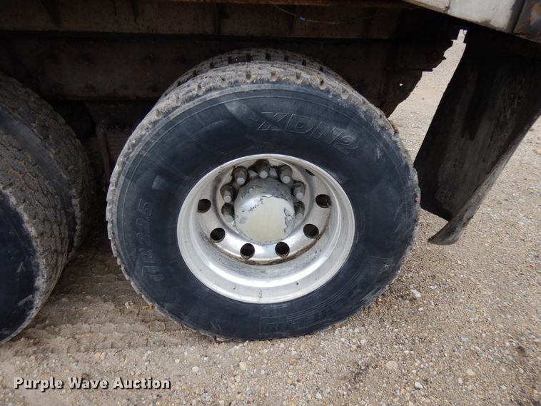 image for item HR9052 2004 Mack CV713  dump truck