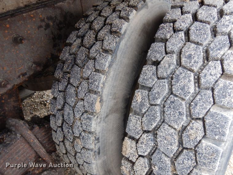 image for item HR9052 2004 Mack CV713  dump truck