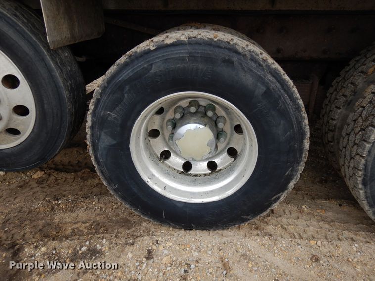 image for item HR9052 2004 Mack CV713  dump truck