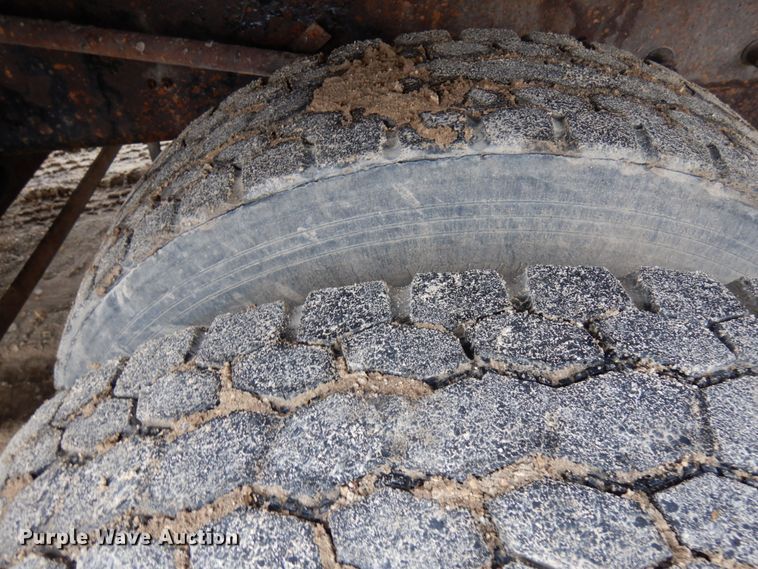 image for item HR9052 2004 Mack CV713  dump truck